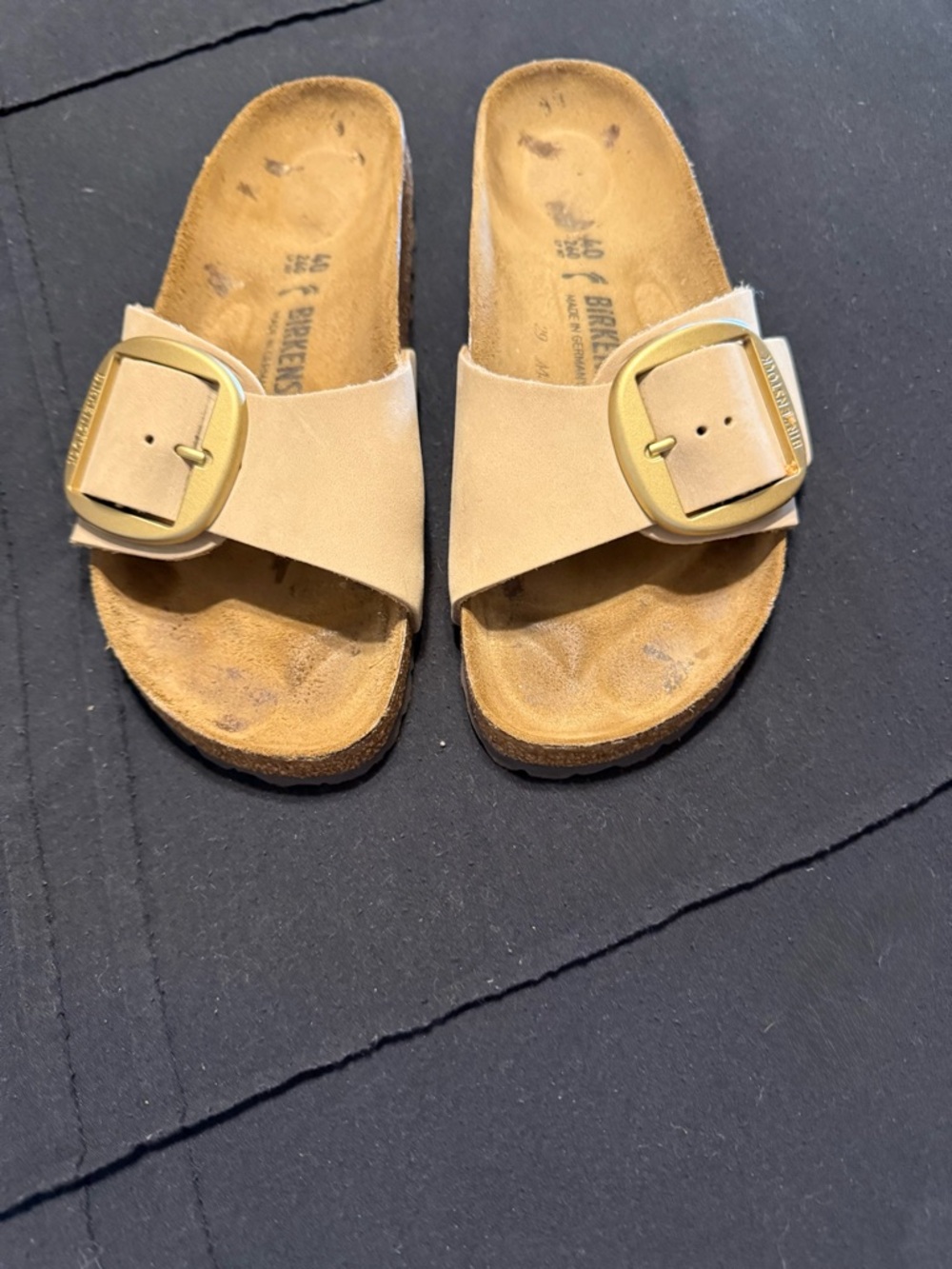 Birkenstock Women’s Tan Single Strap Slide with Gold Buckle